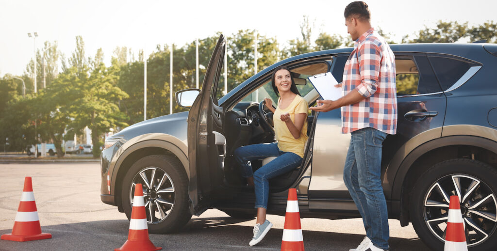 Practicar escuela de conduccion en santiago, las condes,